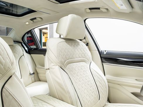 Used 2020 BMW ALPINA B7 xDrive w/ Interior Design Package AWD/4WD image 22