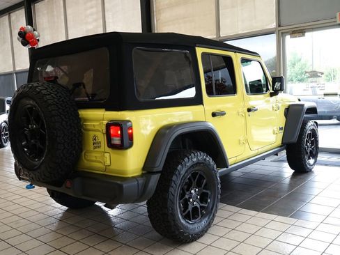 Used 2024 Jeep Wrangler Unlimited AWD/4WD image 16