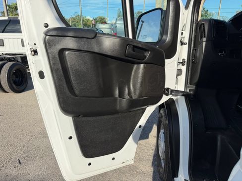 Used 2023 RAM ProMaster 2500 FWD image 11