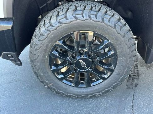 New 2026 Chevrolet Silverado 3500 LTZ w/ LTZ Plus Package AWD/4WD image 13