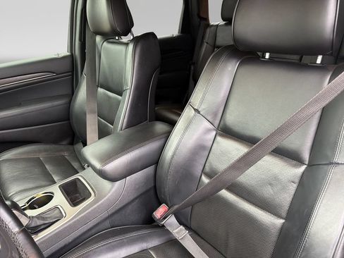 Used 2020 Jeep Grand Cherokee High Altitude RWD image 7