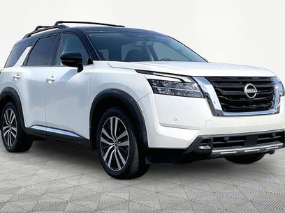 Used 2024 Nissan Pathfinder Platinum w/ Cargo Package