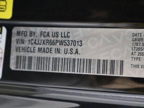 Used 2023 Jeep Wrangler Unlimited Rubicon 4xe w/ Cold Weather Group AWD/4WD image 35