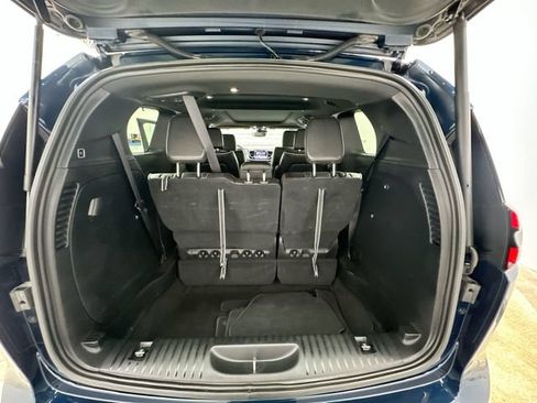 Used 2025 Chrysler Pacifica Limited FWD image 22