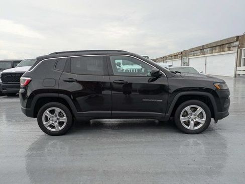 Used 2023 Jeep Compass Latitude w/ Sun and Sound Group AWD/4WD image 2
