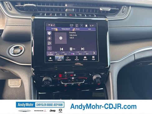 New 2025 Jeep Grand Cherokee L Laredo w/ Luxury Tech Group I AWD/4WD image 9