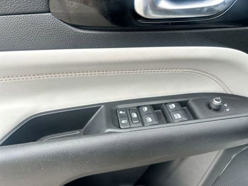 Used 2022 Jeep Compass Limited image 17