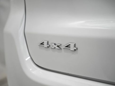 Used 2022 Jeep Compass Limited w/ Sun and Sound Group image 10