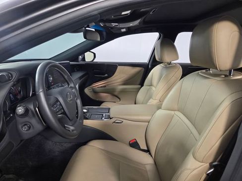 Used 2022 Lexus LS 500 AWD w/ Accessory Package (Z2) image 32