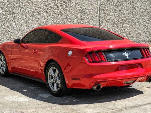 Used 2017 Ford Mustang Coupe RWD image 10
