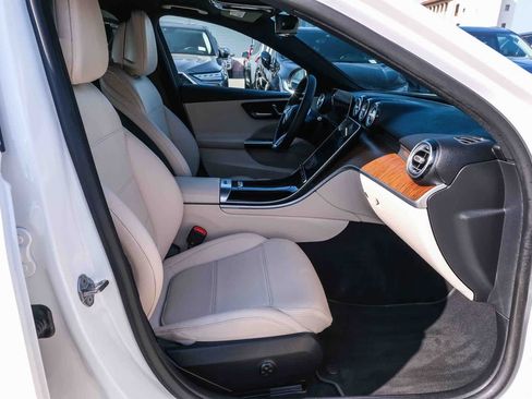 Used 2023 Mercedes-Benz C 300 Sedan image 17