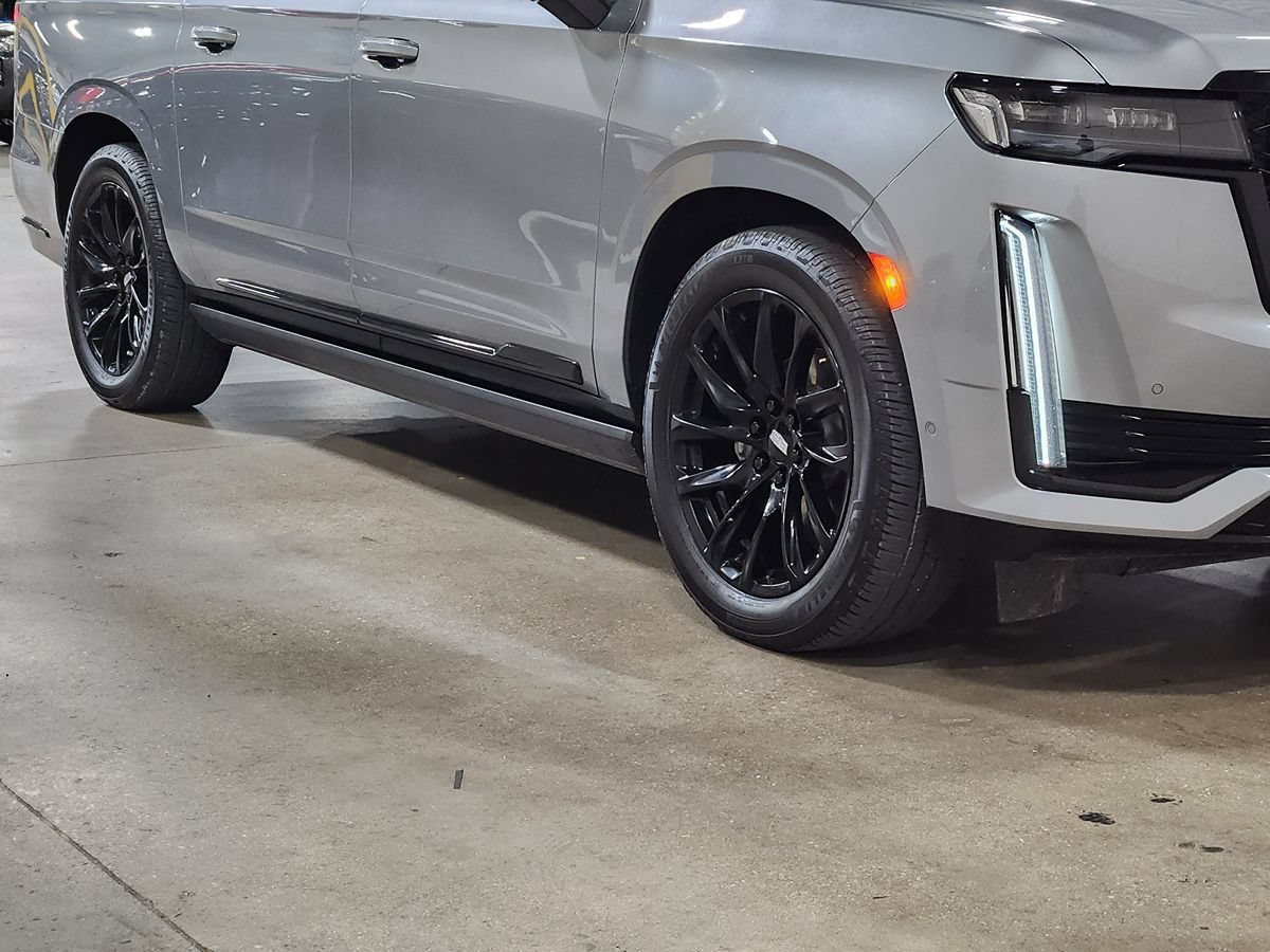 Used 2023 Cadillac Escalade ESV Sport w/ LPO, ONYX Package RWD image 16
