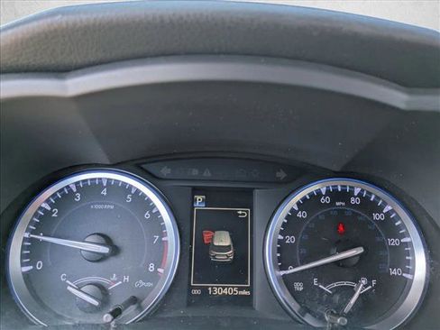 Used 2017 Toyota Highlander SE image 11