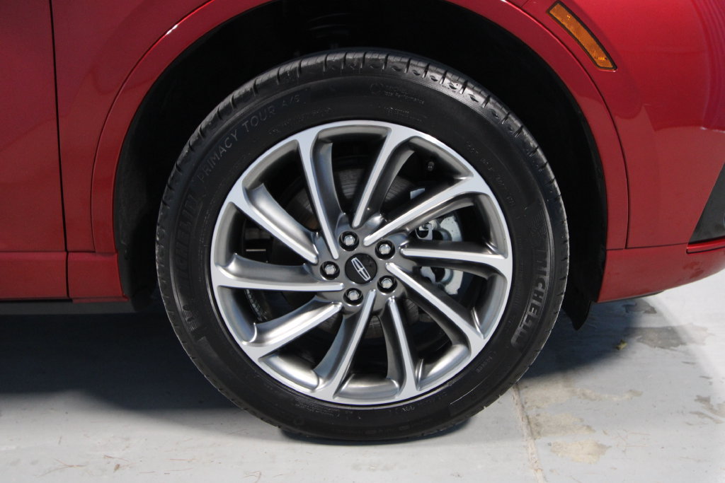 Used 2025 Lincoln Corsair Grand Touring w/ Towing Package AWD/4WD image 38