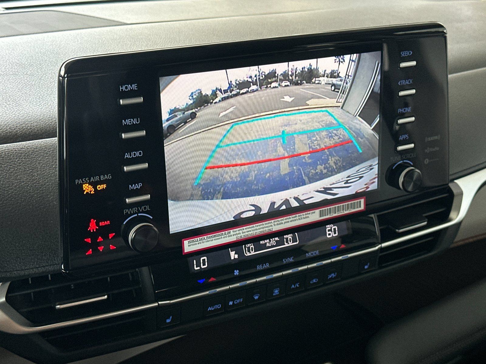 Used 2024 Toyota Sienna XLE FWD image 19
