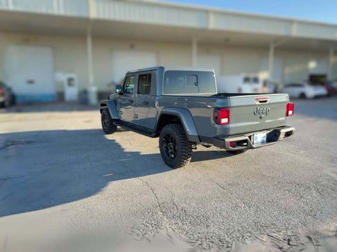 New 2025 Jeep Gladiator Sport image 8