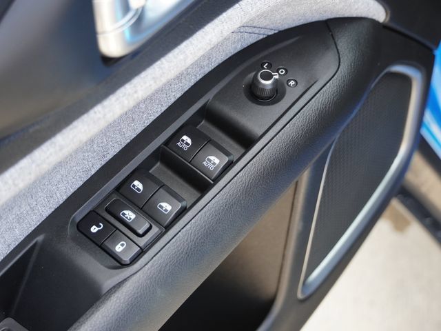 Used 2023 Jeep Compass Latitude AWD/4WD image 19