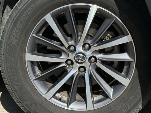 Used 2017 Toyota Highlander XLE FWD image 11