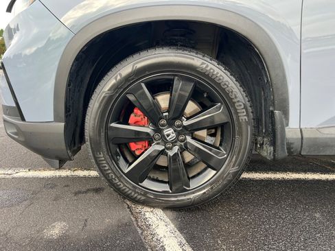 Used 2025 Honda Pilot Black Edition image 27