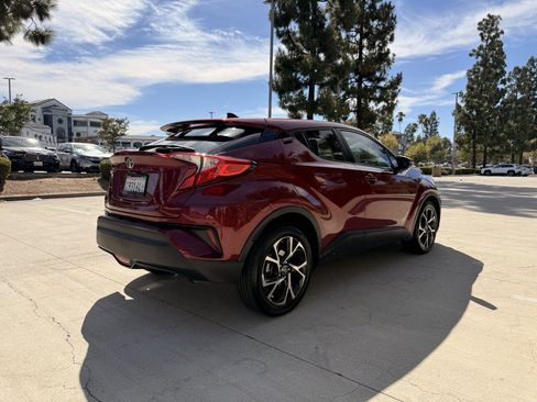 Used 2018 Toyota C-HR XLE FWD image 6