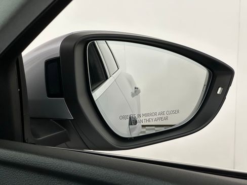 Used 2019 Audi e-tron Premium Plus image 28