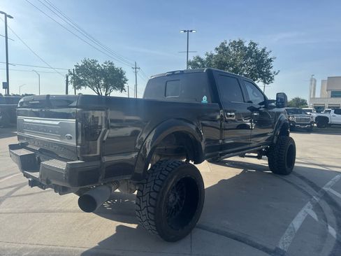 Used 2019 Ford F250 Platinum w/ Platinum Ultimate Package AWD/4WD image 3