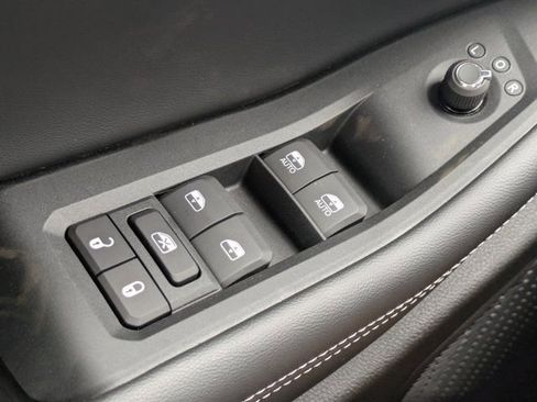 New 2025 Jeep Grand Cherokee L Limited w/ Black Appearance Package image 21