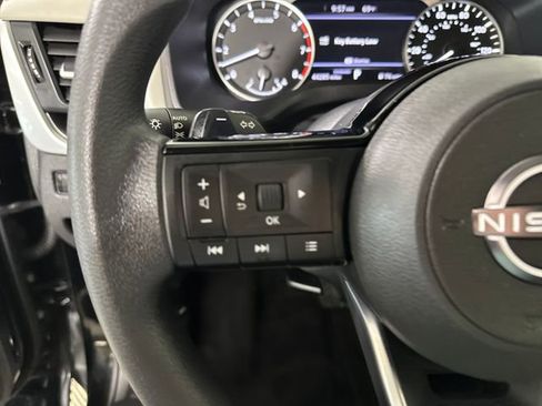 Used 2023 Nissan Rogue SV image 15