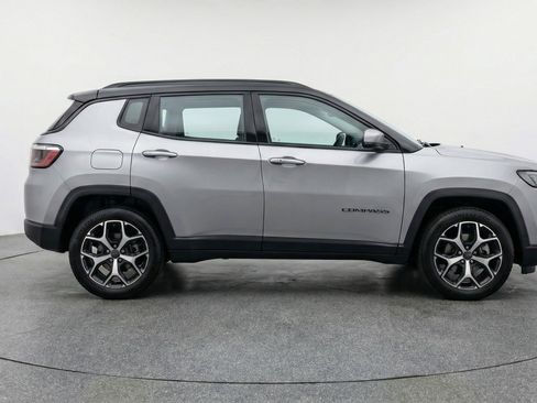 Used 2025 Jeep Compass Limited AWD/4WD image 11