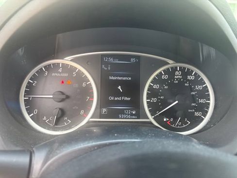 Used 2016 Nissan Sentra SL w/ Technology Package FWD image 6