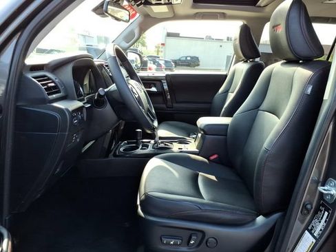 Certified 2022 Toyota 4Runner TRD Off-Road Premium w/ Moonroof Package AWD/4WD image 17