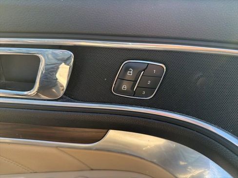Used 2016 Ford Explorer Limited image 25
