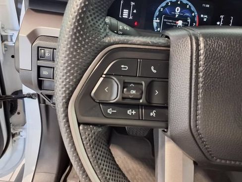 Used 2024 Toyota Tacoma SR5 AWD/4WD image 9