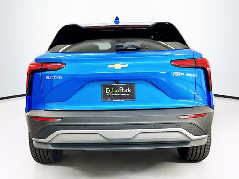 Used 2024 Chevrolet Blazer EV LT image 7