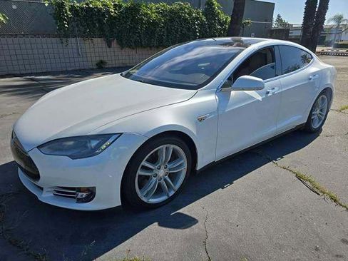 Used 2015 Tesla Model S 90D image 1