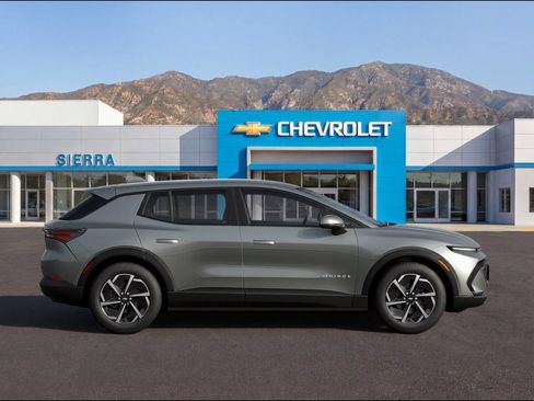 New 2026 Chevrolet Equinox EV LT FWD image 3