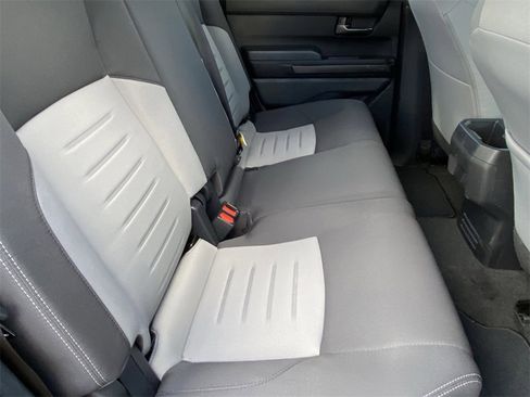 Used 2025 Toyota Tacoma TRD Sport image 16