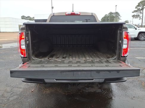 Used 2015 GMC Canyon SLE w/ SLE Convenience Package image 5