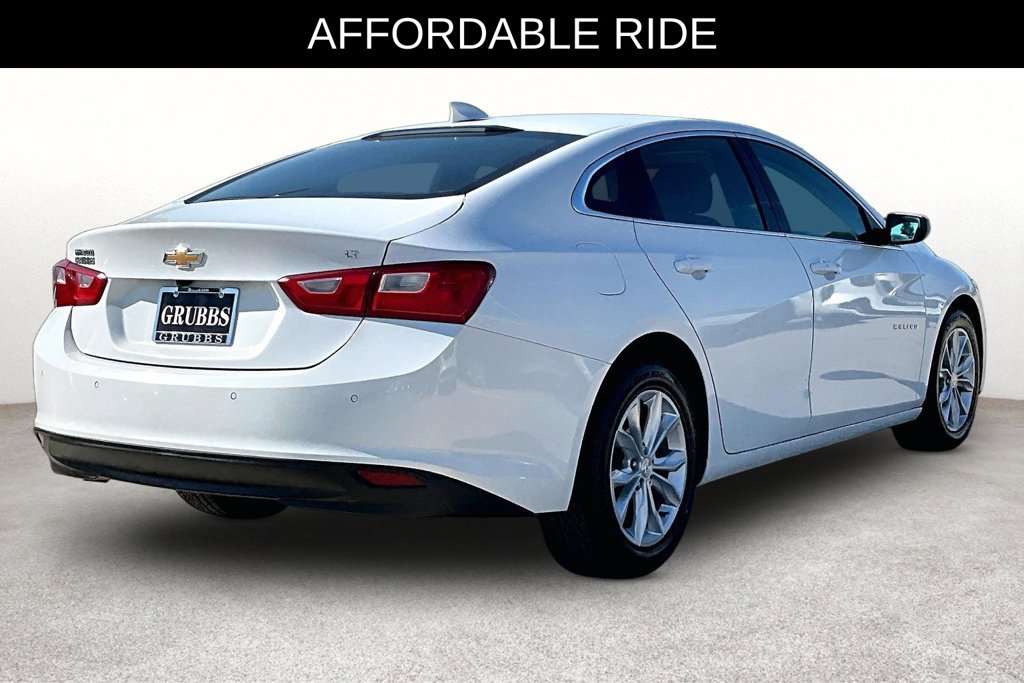 Used 2025 Chevrolet Malibu LT FWD image 2