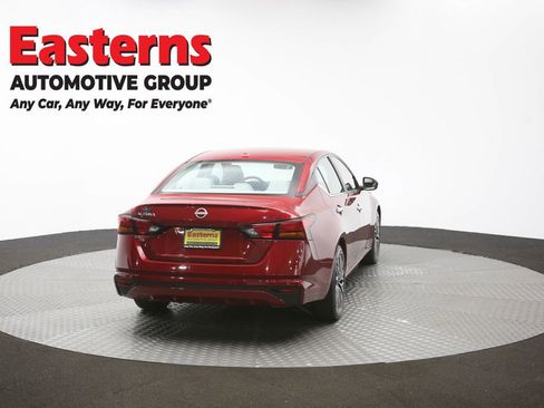 Used 2025 Nissan Altima 2.5 SV FWD image 38