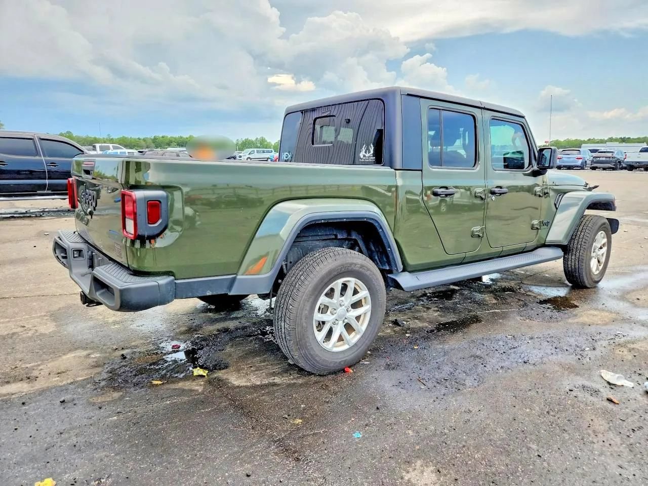Used 2023 Jeep Gladiator Sport AWD/4WD image 3