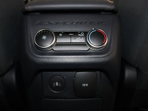 Used 2025 Ford Explorer Active image 32