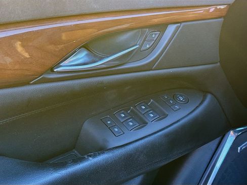 Used 2017 Cadillac Escalade Luxury image 24