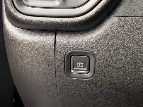 Used 2025 Chevrolet Silverado 2500 Custom w/ Custom Value Package image 29