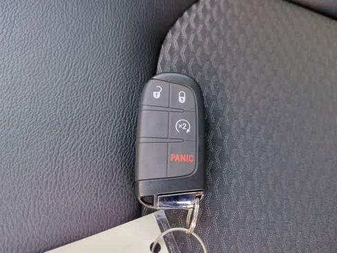 New 2026 Jeep Compass Latitude image 36