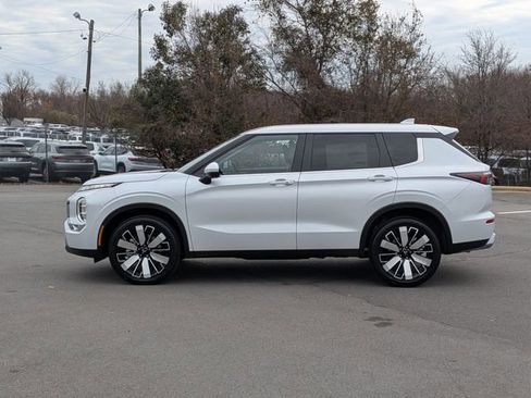 New 2026 Mitsubishi Outlander SE image 6