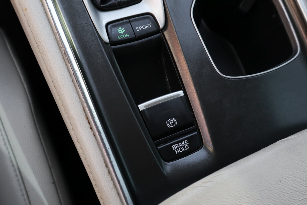 Used 2018 Honda Accord Touring image 38