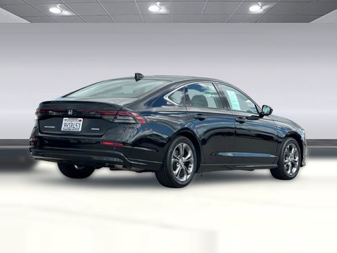 Used 2023 Honda Accord EX-L image 3