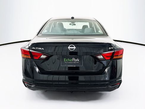 Used 2024 Nissan Altima 2.5 SV FWD image 7
