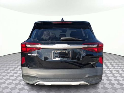 Used 2023 Kia Seltos LX image 5